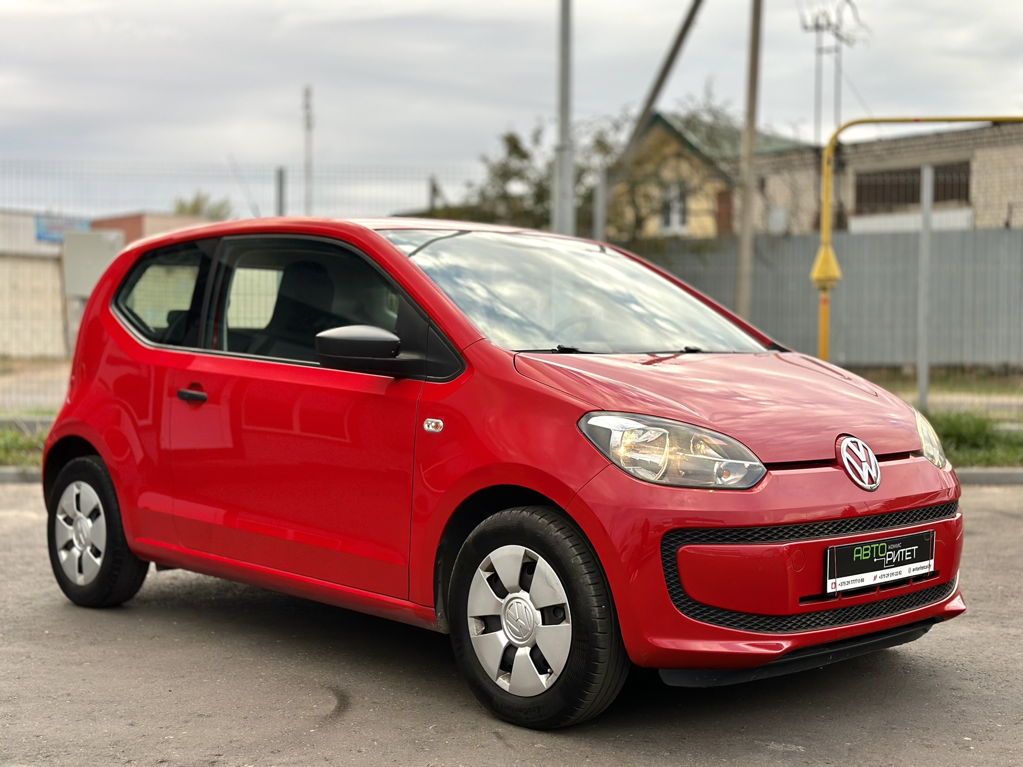 Volkswagen UP! 2016 Бензин