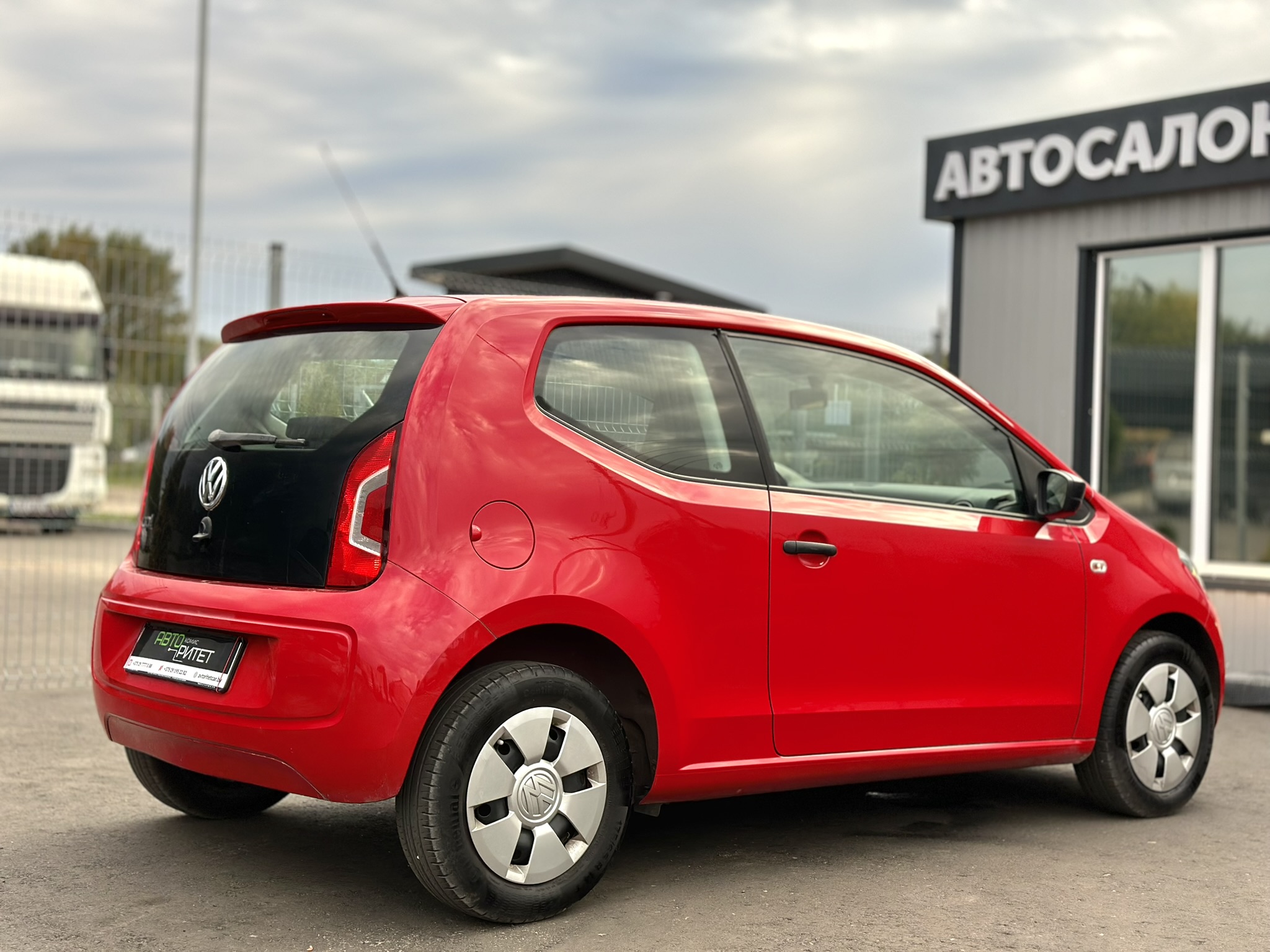 Volkswagen UP! 2016 Бензин