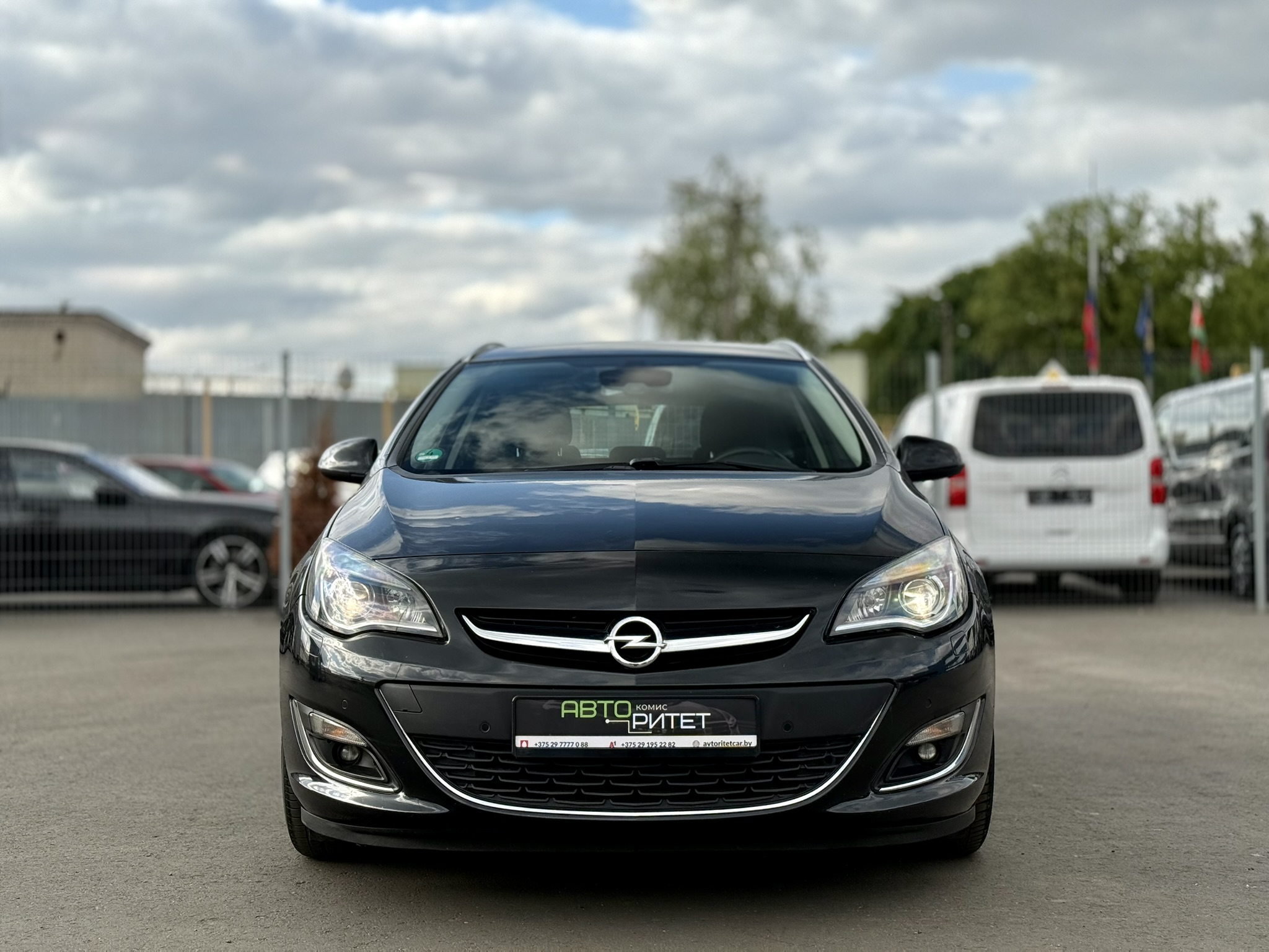 Opel Astra Sports Tourer 2013 Дизель
